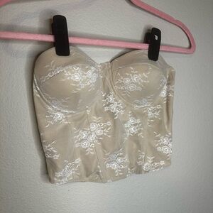Timing Cream and White Lace Crop Top